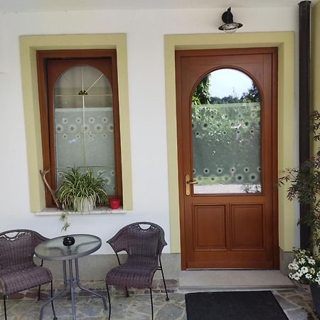 Villa Tourist Farm Pri Andrejevih Narin Exterior foto