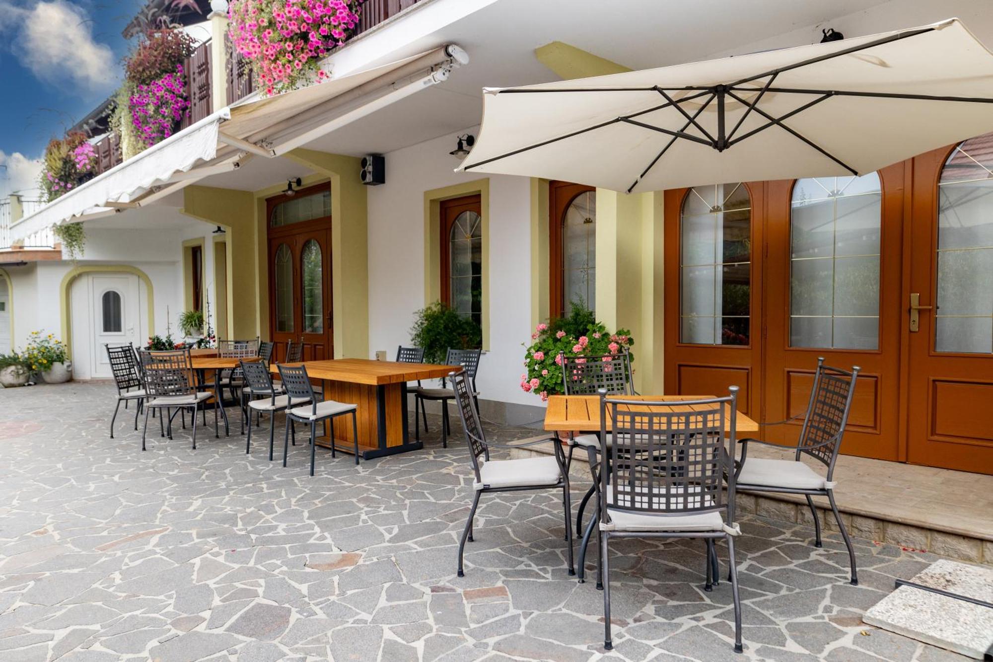 Villa Tourist Farm Pri Andrejevih Narin Exterior foto